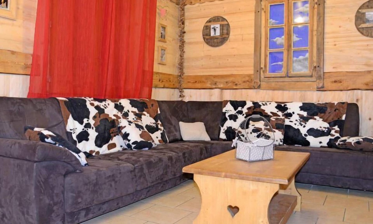 Le Bettaix Ski Chalet | Chalet, sauna, balcony, fireplace or stove, parking, tv, ski locker, 140m², Les Menuires