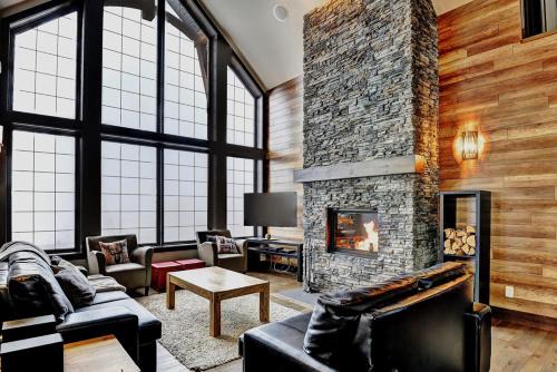 Stoneham Ski Chalet | Chalet 15 Chemin Blanc by Les Chalets Alpins