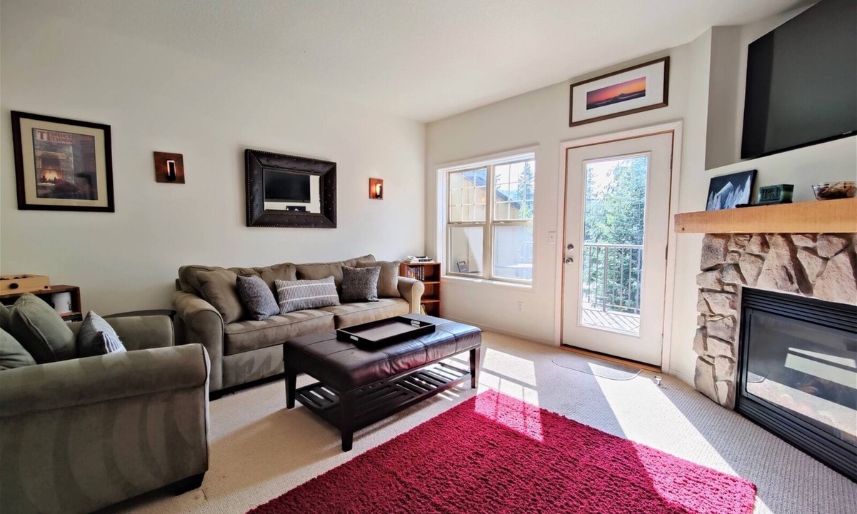 Government Camp Ski Chalet | Chalet 92 at the Official Collins Lake Resort