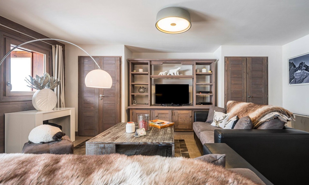 Saint-Martin-de-Belleville Apartment | Chalet Adèle 13 – Belleville: Ski-In/Ski-Out with Mountain Views
