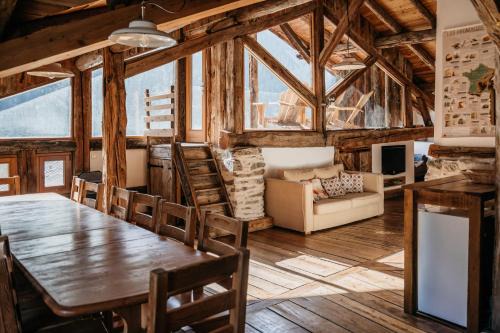 Nancroit Ski Chalet | Chalet Algonquin