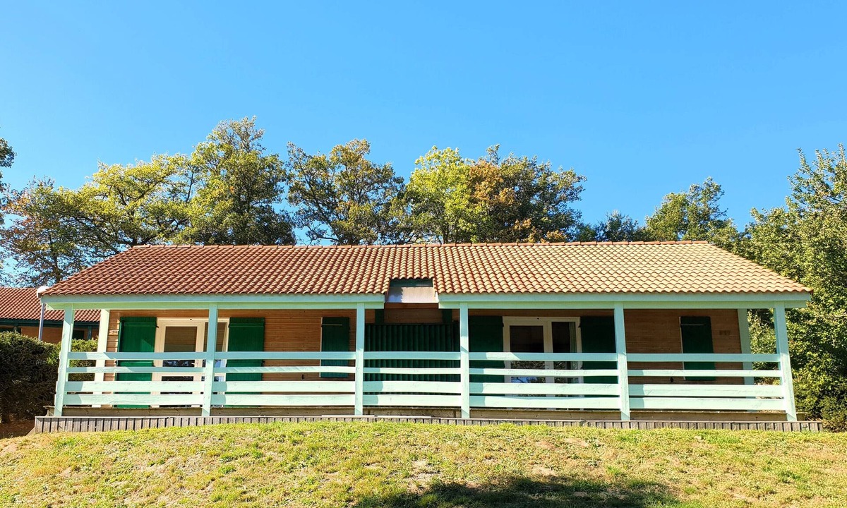 Blavignac Ski Chalet | Chalet Aster 1 with Mountain View, Shared Pool and Wi-Fi
