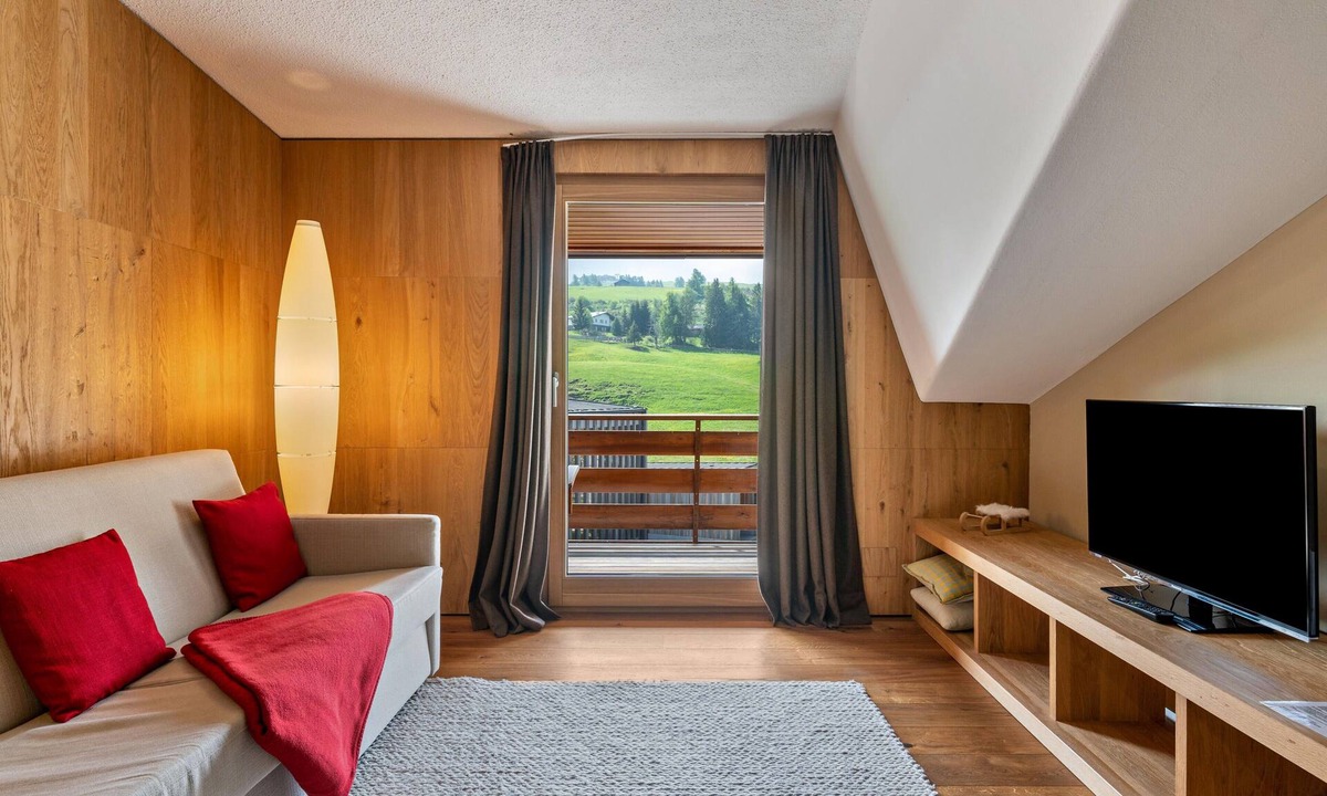 Compaccio Ski Chalet | Chalet 'Compatsch' with Mountain View, Private Terrace and Wi-Fi