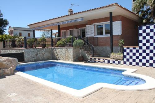 Cambrils House | Chalet con piscina privada en zona tranquila de Cambrils