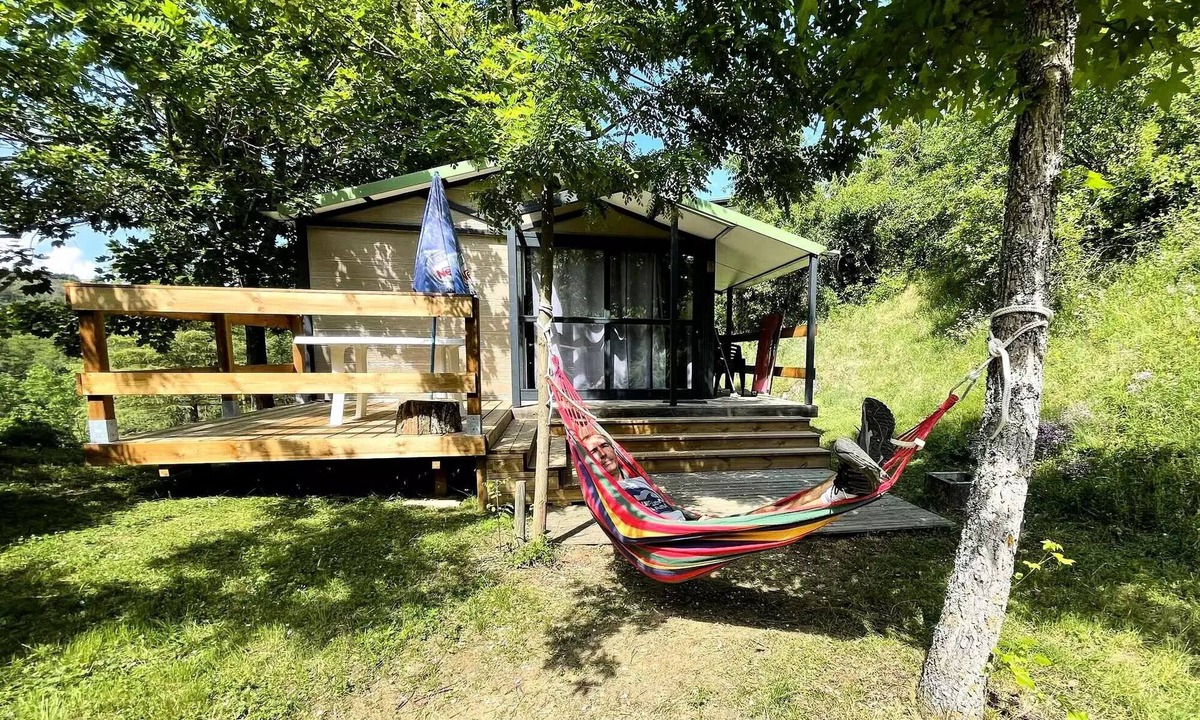 Eclassan Ski Chalet | Chalet Confort TITOM - 2 bedrooms - 25m² - Terrace and Hammock 4 people