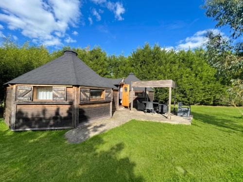 Chazemais Ski Chalet | Chalet confortable avec piscine partagée à Chazemais