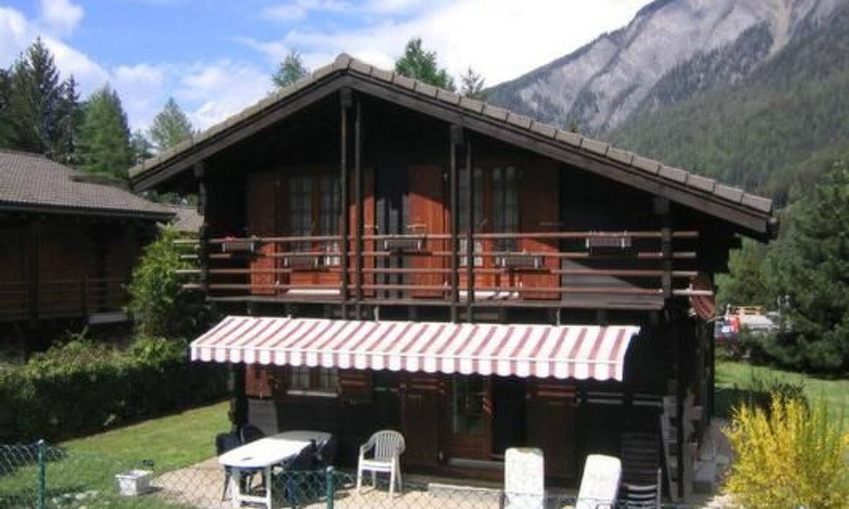 Saleinaz House | Chalet, Dil Arom, geschlossener Garten by Interhome