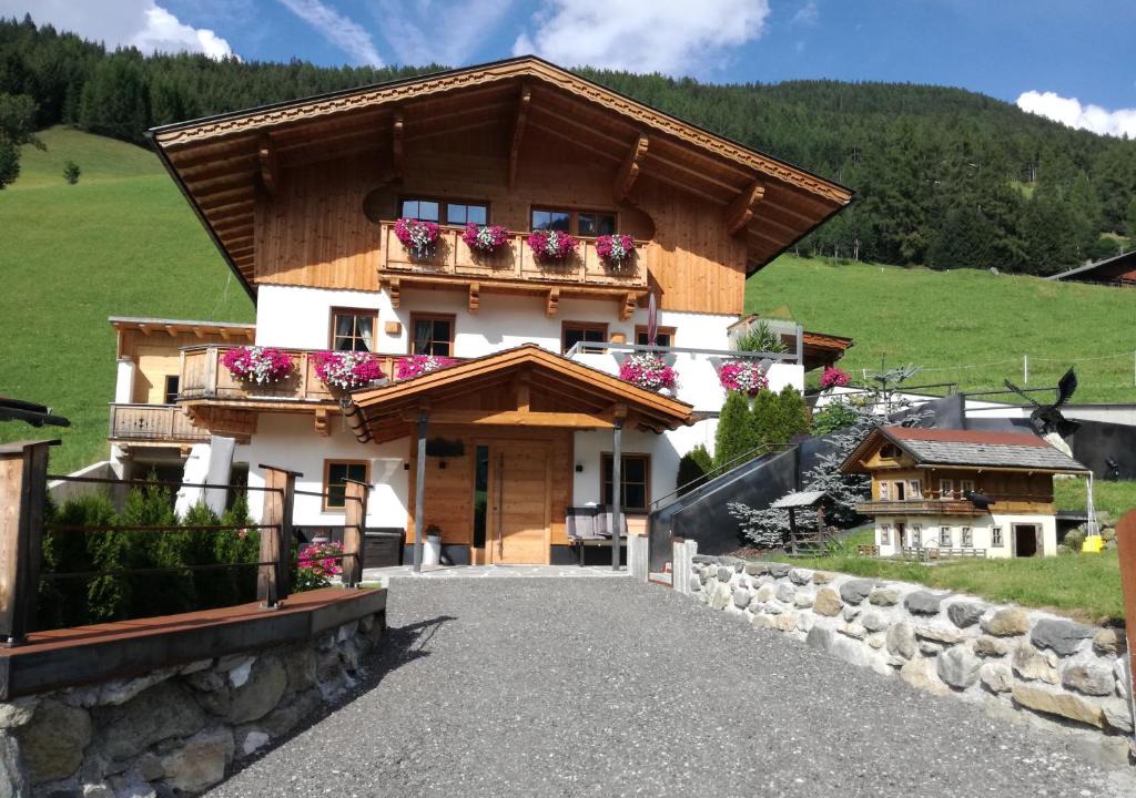 Kartitsch Apartment | Chalet Heidi