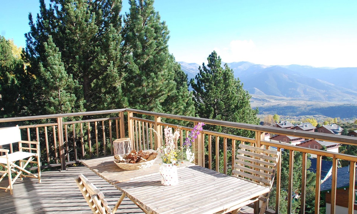 Font-Romeu-Odeillo-Via Ski Chalet | CHALET IN THE CENTER OF FONT ROMEU EXCEPTIONAL VIEW FULL SOUTH QUIET AND SPACIOUS