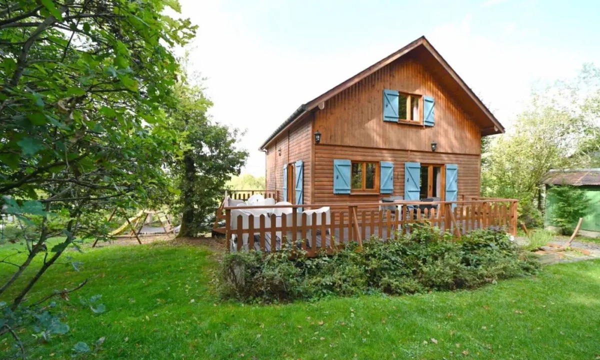 Biron Ski Chalet | Chalet in Biron with Sauna and Nature Views
