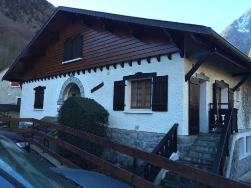 Cauterets Apartment | Chalet "Le Mayouret" - STUDIO N°4 - chemin des écureuils