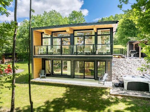 Inverness House | Chalet Mid-Century - Lakeside Joseph - Le Charlo