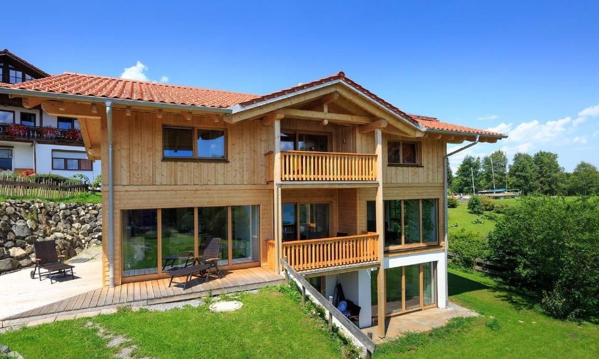 Dietringen Apartment | Chalet mit Blick auf das Wasser by Interhome