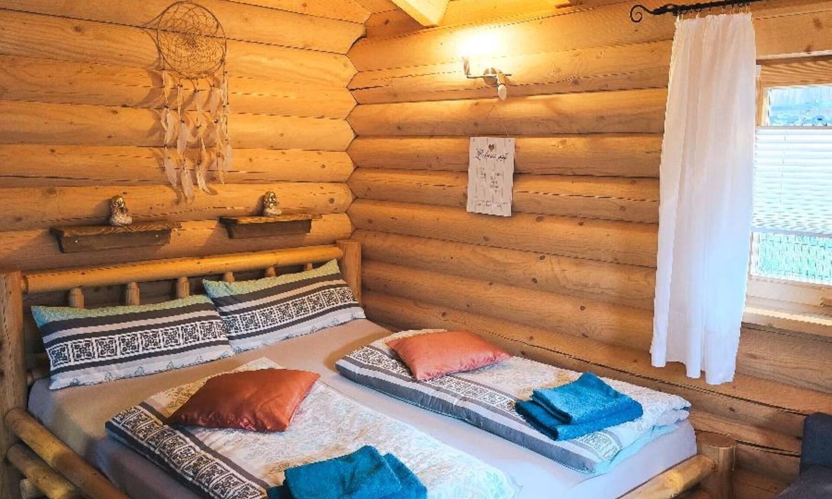 Regenhutte Apartment | Chalet mit Doppelbett und Schlafsofa