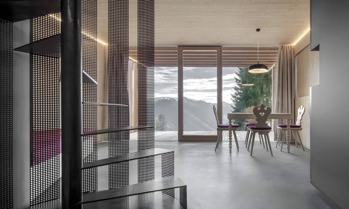 Maranza Ski Chalet | Chalet 'Mitteregge' with Mountain View, Shared Garden and Wi-Fi