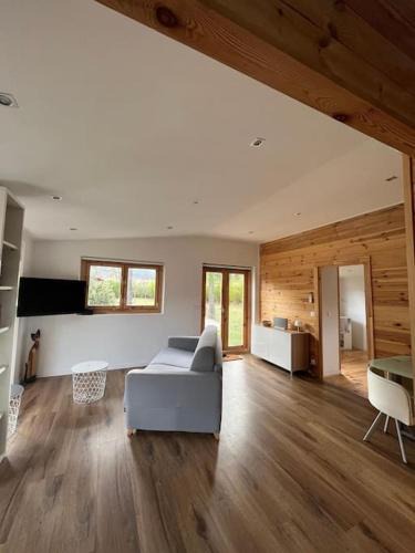 Plan-d'Aups-Sainte-Baume Ski Chalet | Chalet moderne tout équipé avec piscine