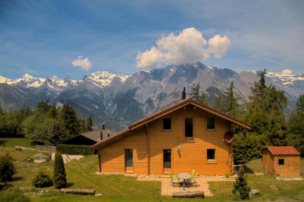Saint-Pierre-de-Clages Ski Chalet | Chalet Mon Sousou