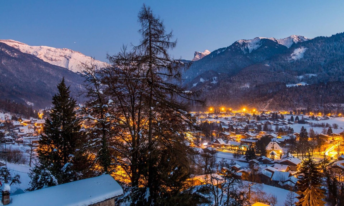 Morillon Ski Chalet | Chalet 'Morillon 4-6 Pers- Immoclean' with Mountain View, Shared Garden and Balcony