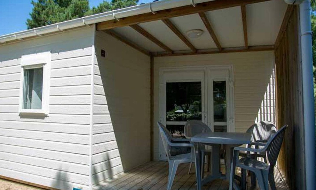 Saint-Hilaire-de-Riez Ski Chalet | Chalet, pets welcome - 4 guests
