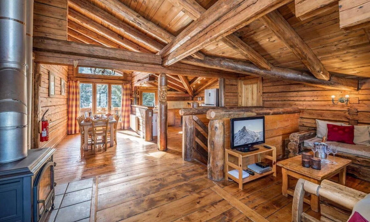 La Perriere Ski Chalet | Chalet, terrace, fireplace or stove, parking, tv, ski locker, 100m², La Tania