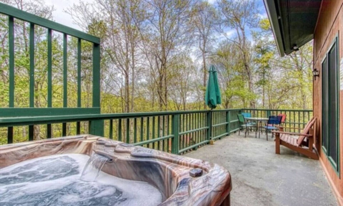 Chalet Village Ski Chalet | Chalet Village Resort*Hot Tub*Sauna*3 Mins to Ober