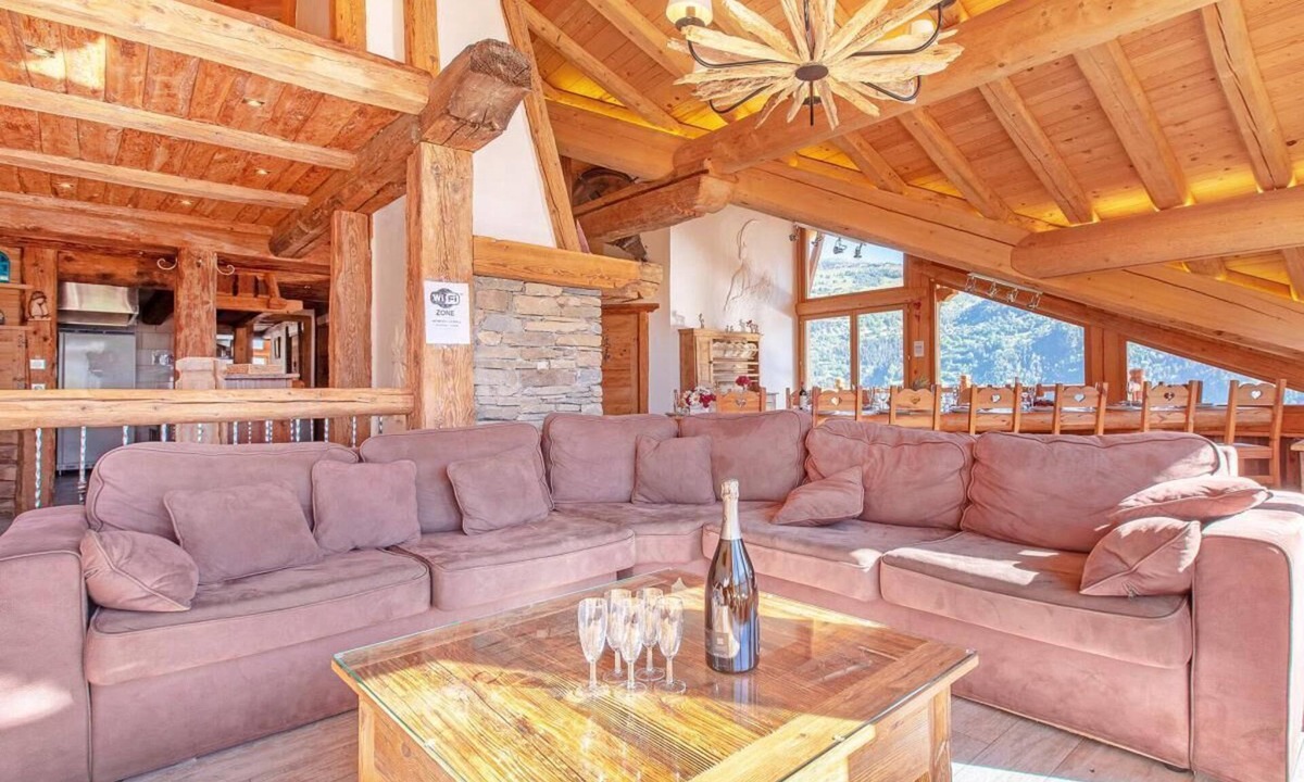 Villaroger Ski Chalet | Chalet, wifi, 200m from shops, sauna, balcony, fireplace or stove, parking, tv, ski locker, 200m²