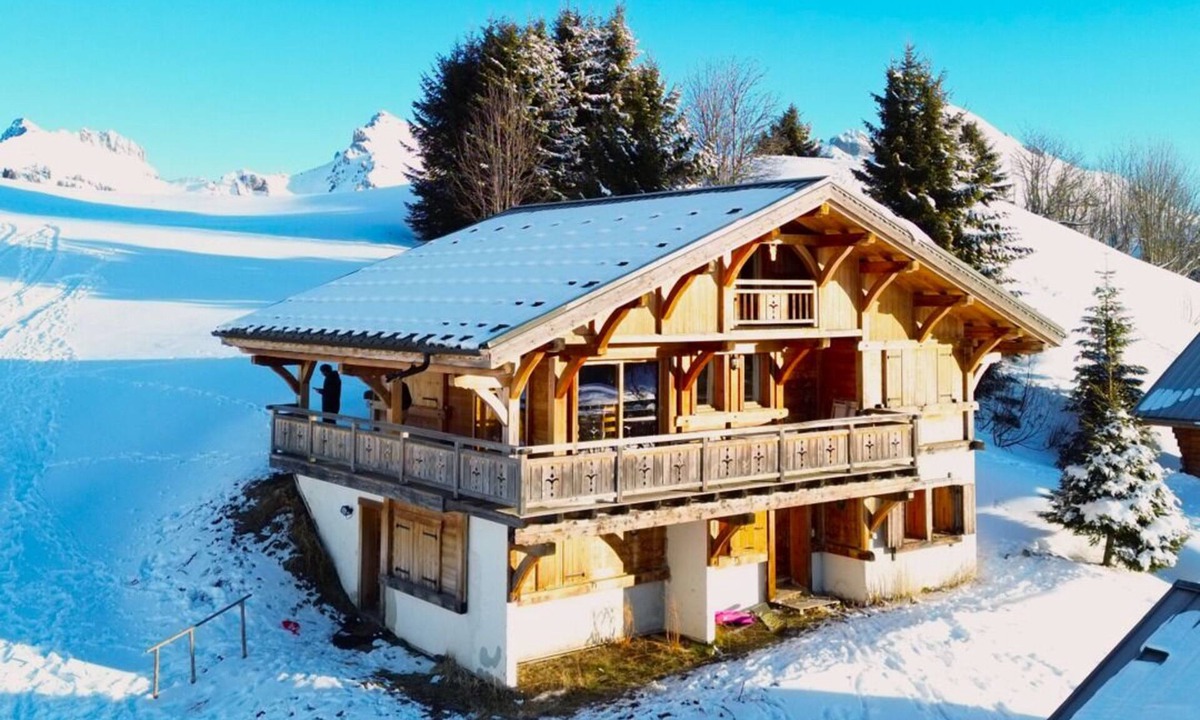 Le Praz de Lys Ski Chalet | Chalet with panoramic Mont-Blanc view in Le Praz-de-Lys - Sleeps 8 to 12