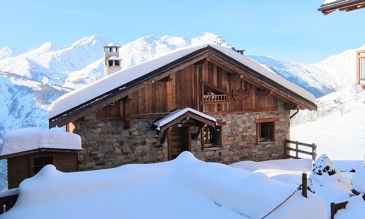 Beranger Ski Chalet | Chalet with view, sleeps 6 to 8, less than 10 minutes from the 3 Vallées slopes.