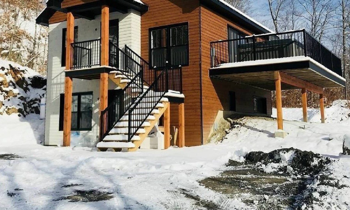 Austin Ski Chalet | CHALETMAG is a high-end chalet rental company located in the Magog region. Conce