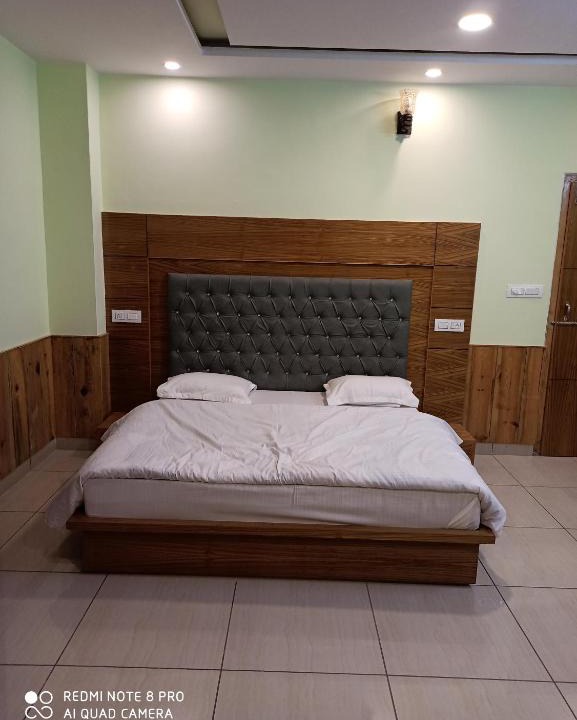 Shamshi Bed & Breakfast | CHAMAN BASERA