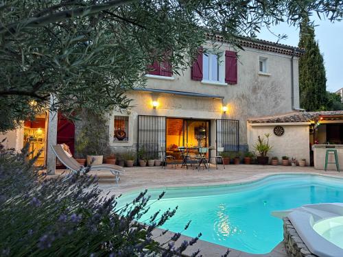 Saint-Martin-de-la-Brasque House | Chambre chez l'habitant avec piscine et cuisine d'été