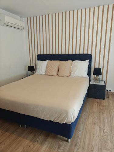 Saint-Louis Hostel | Chambre climatisée cosy Auberge du Manala Hôtel 24-24