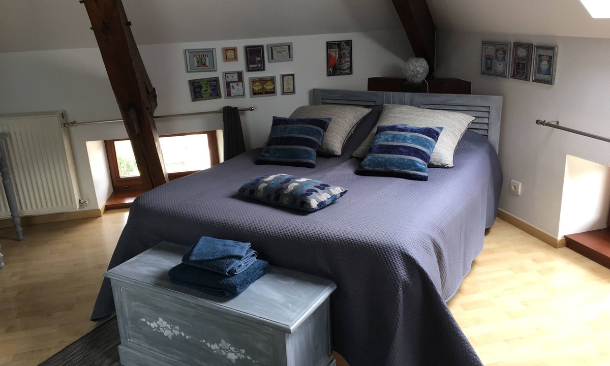 Arceau Bed & Breakfast | Chambre d'hôtes Arcelot - "Cassis" room