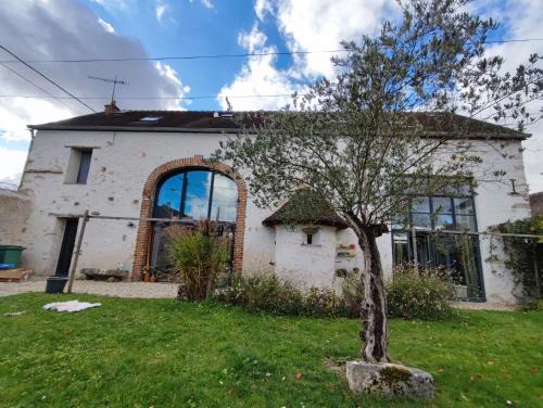 Savins House | Chambre D'Hotes Climatisée - La Parenthèse Savins