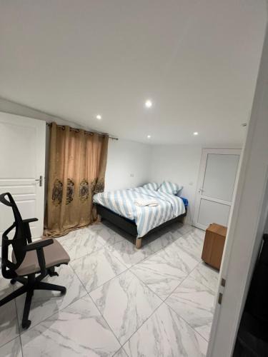 Ormesson-sur-Marne House | Chambre dans un appartement