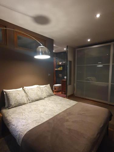 Charlier - Valvert House | Chambre double accueillante avec douche privative