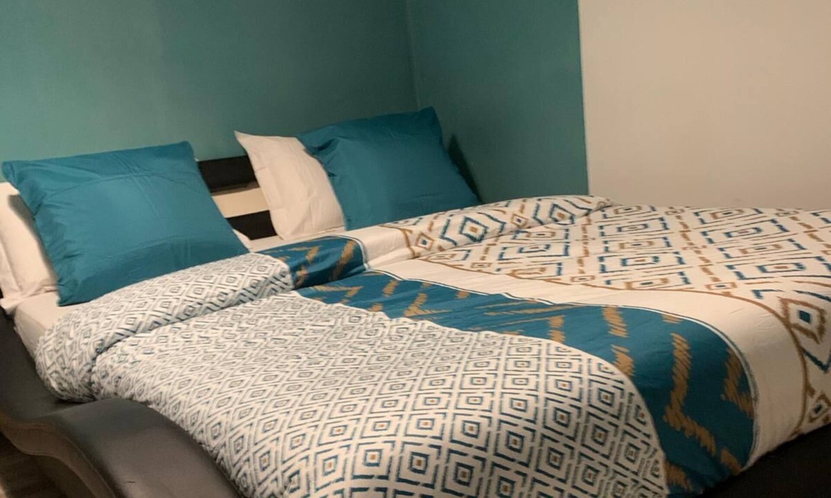 Antony Bed & Breakfast | Chambre Double Avec Douche Privée à Antony