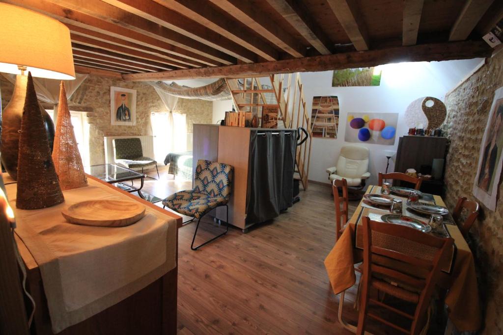 Monceaux-en-Bessin House | Chambre Duplex Pomme de Pin aux portes de Bayeux Normandie 3 personnes