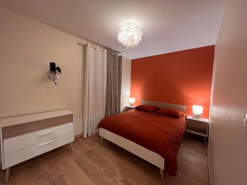 Amberieu-en-Bugey House | Chambre en colocation -terre ocrée- centre - ville- parking