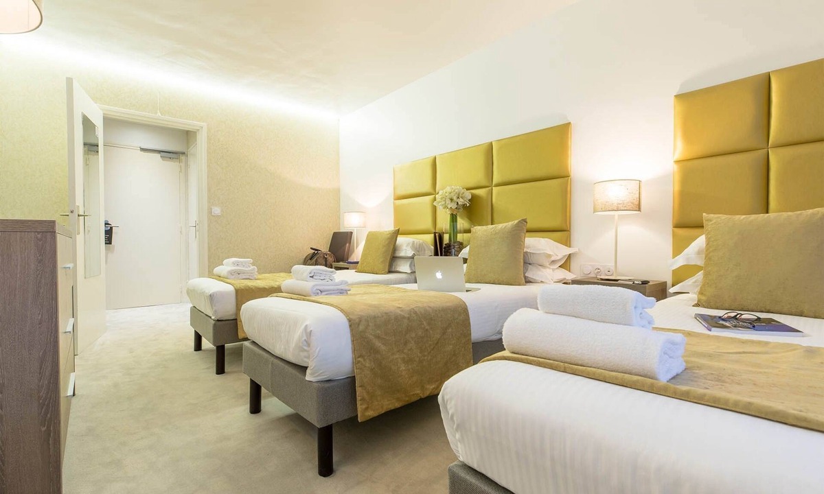 Courchevel Hotel | Chambre pour 3 proche des Pistes!