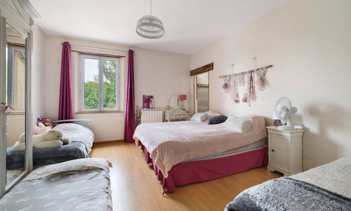 Monclar-de-Quercy Bed & Breakfast | Chambre Rose for 5 Guests