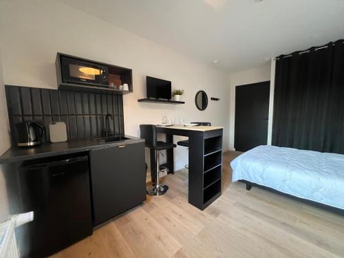 Dol-de-Bretagne Bed & Breakfast | Chambre studio centre ville Dol de Bretagne