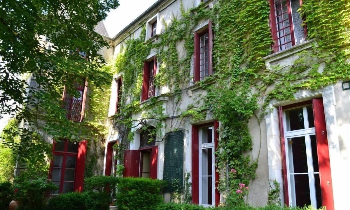 La Courade Bed & Breakfast | Chambres d'hôtes La Cure du Maine Charles