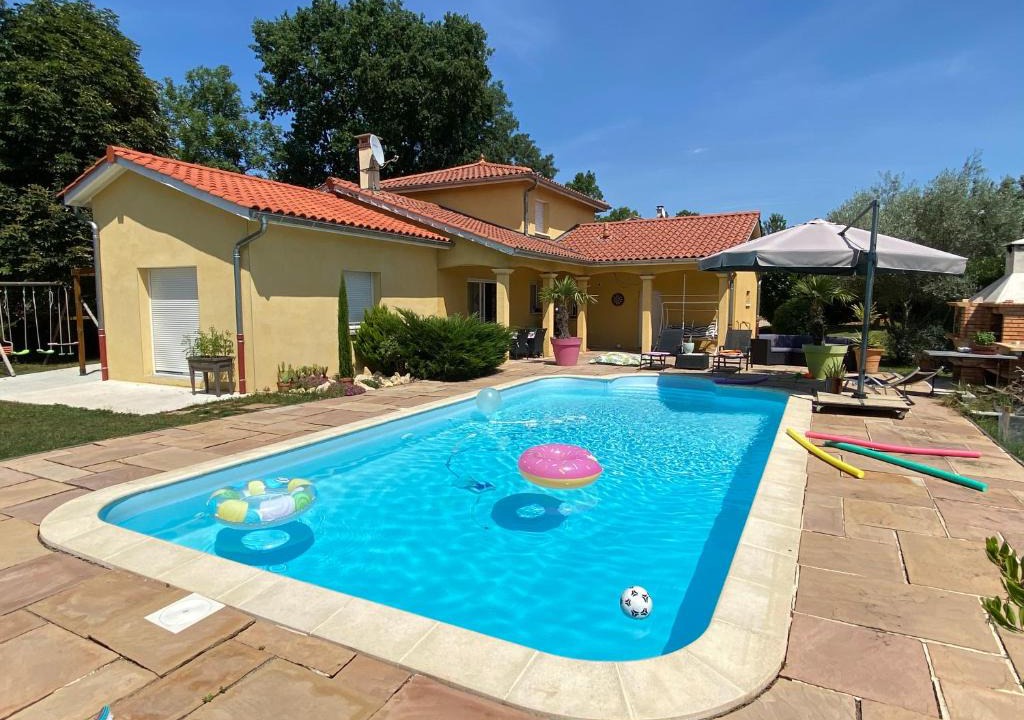 Limas Bed & Breakfast | Chambres dans villa avec piscine