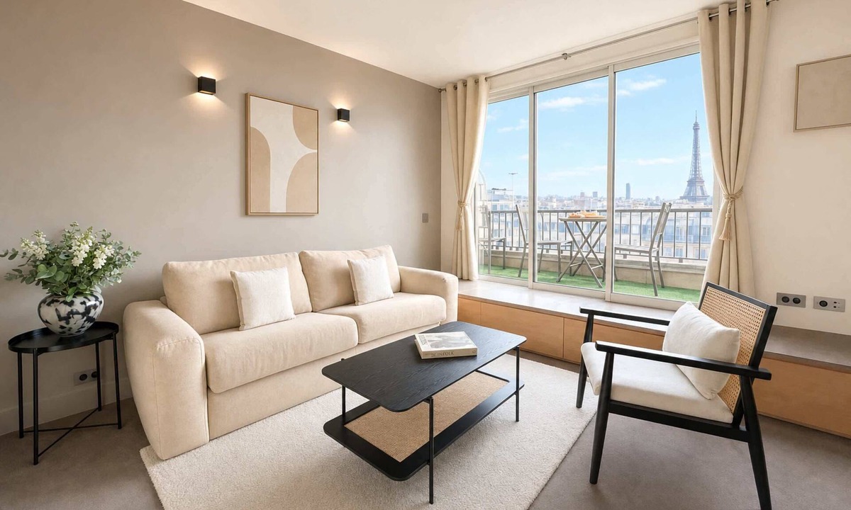 Faubourg-du-Roule Apartment | Champs-Élysées studio with balcony & AC