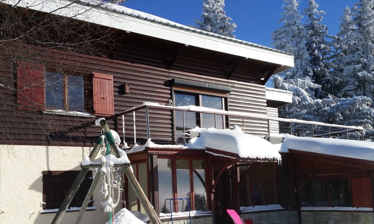 Chamrousse Ski Chalet | Chamrousse independent housing in chalet, sleeps 8, 70 m², max 6 adults