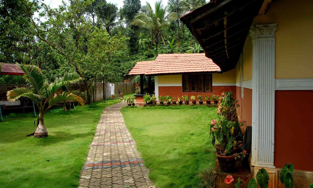 Vaduvanchal Hotel | Chandragiri Bungalow