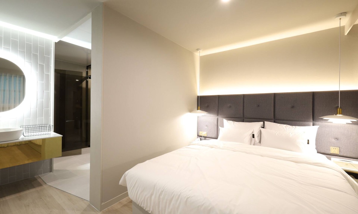 Changwon Hotel | Changwon Denvasta Hotel Myeongseo Branch