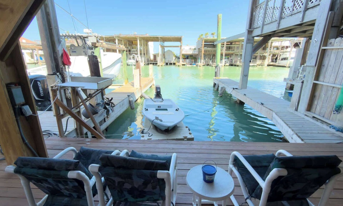 Port Isabel House | Channelfront - Dock - Fishing - BBQ - Deck