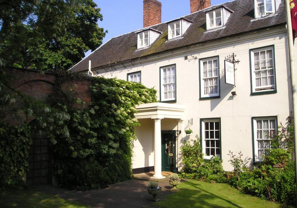 Atherstone Hotel | Chapel House
